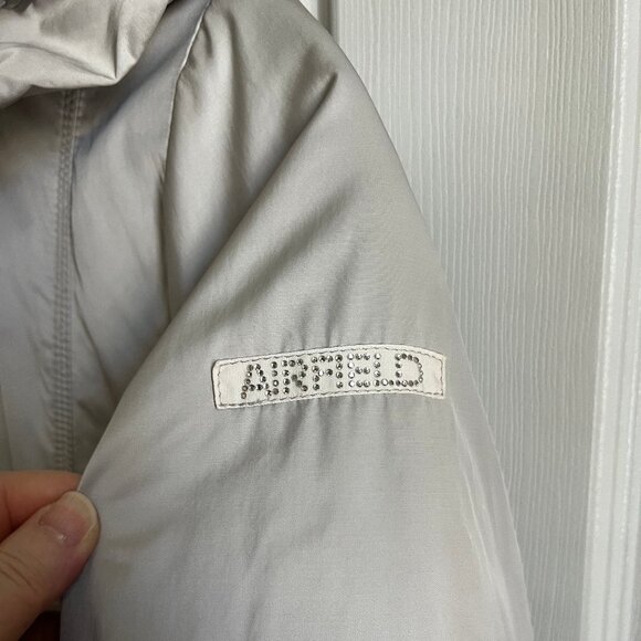 Airfield Winter Coat - matte satin light grey - size Medium - Picture 8 of 17